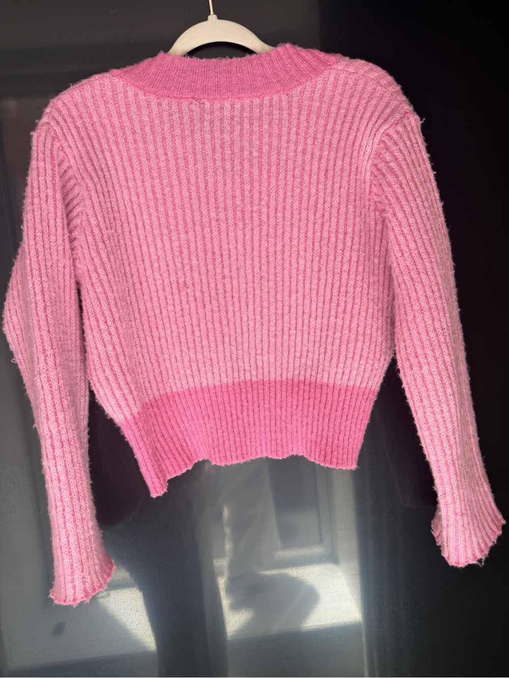 Apparis Two-Tone Pink V-Neck Ribbed Sweater - Picture 5 of 5